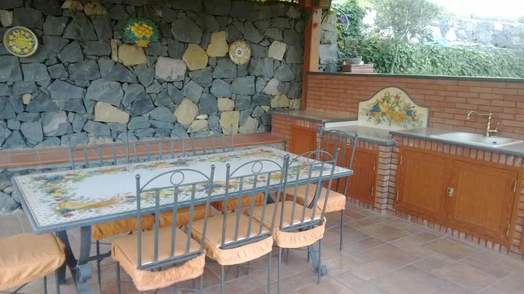 Taormina Villa Ibiscus Alcantara Gaggi Pokoj fotografie