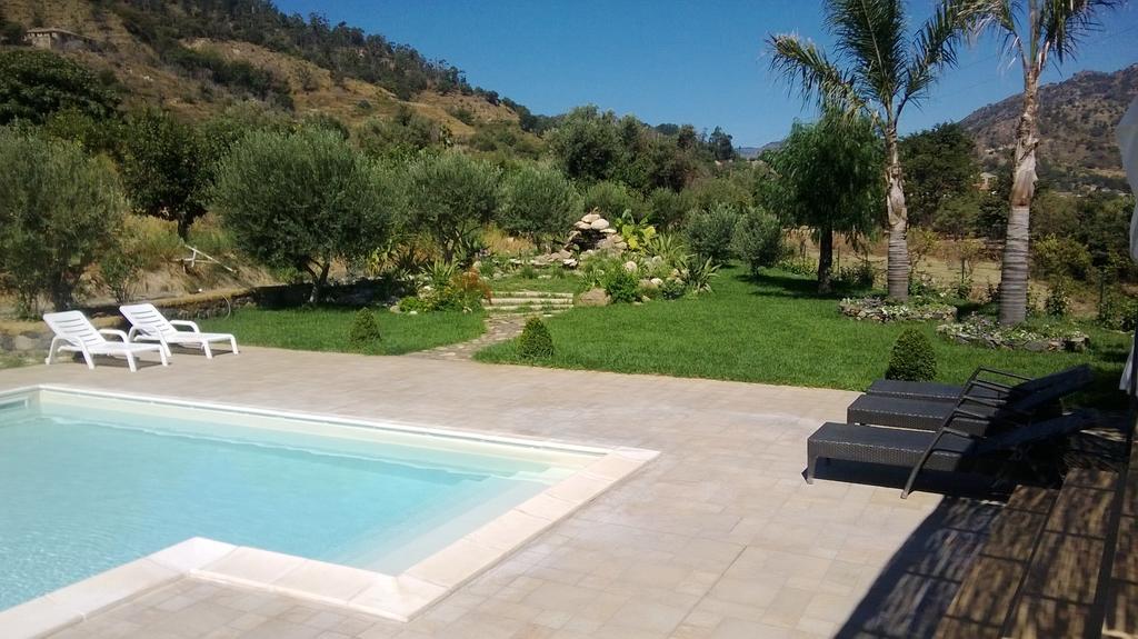 Taormina Villa Ibiscus Alcantara Gaggi Pokoj fotografie